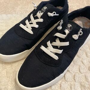 NEW ROXY Women’s Cannon pull on black white sneaker shoe Size 8.5